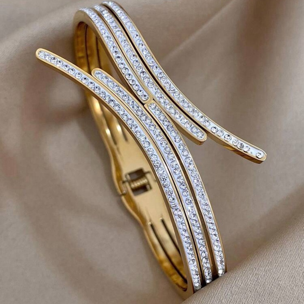 Unique Design Gold Color Stainless Steel Bracelet For Women - Picture 5 of 7